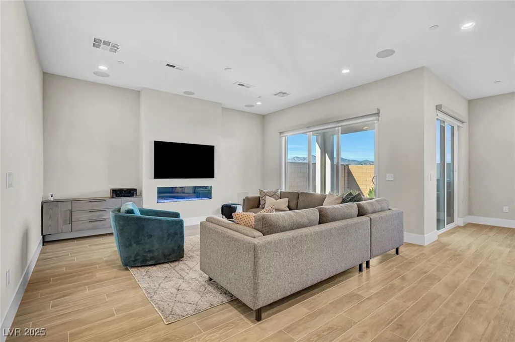 8946 Cassia Winds, Las Vegas, NV 89166
