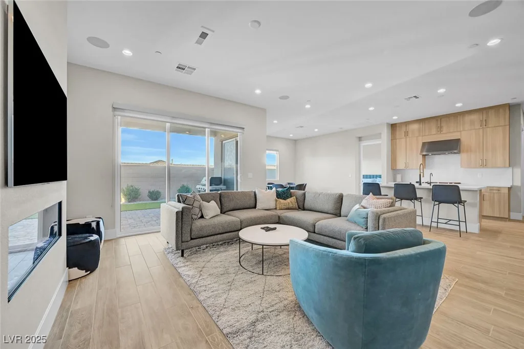8946 Cassia Winds, Las Vegas, NV 89166