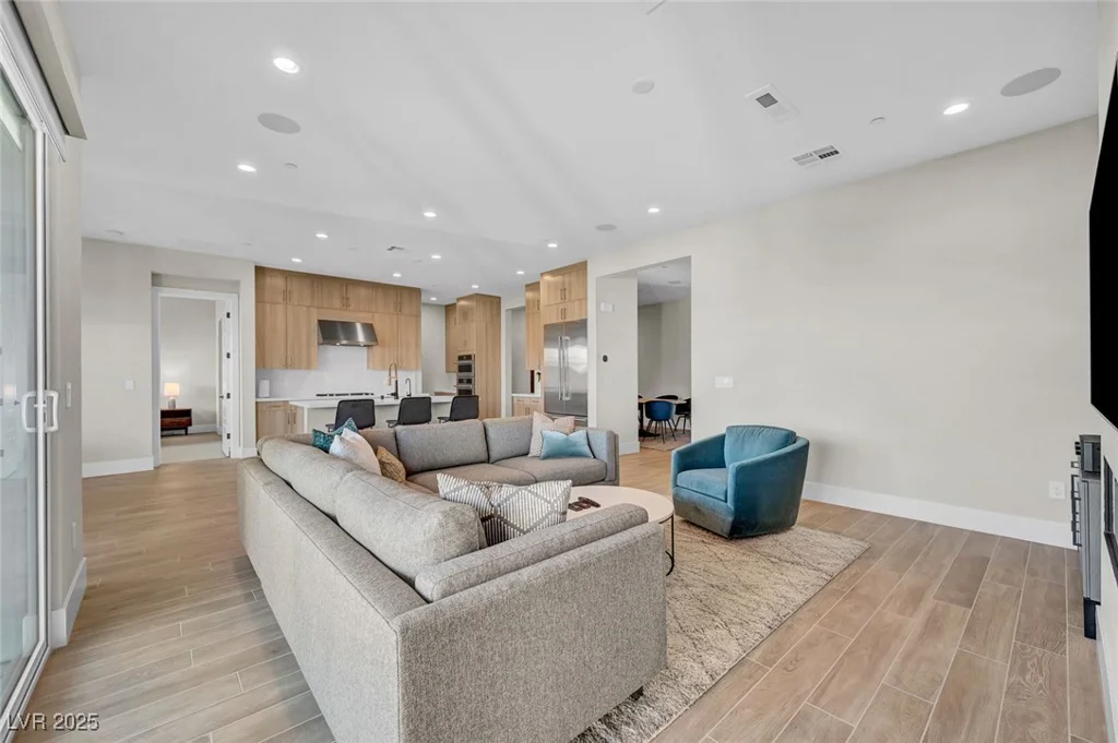 8946 Cassia Winds, Las Vegas, NV 89166