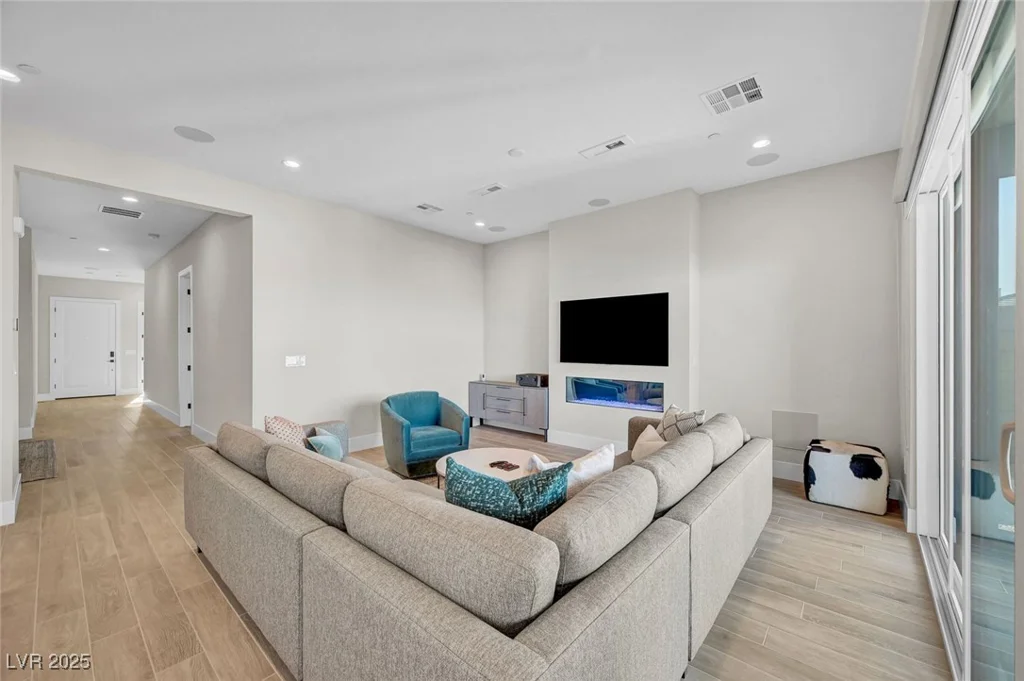 8946 Cassia Winds, Las Vegas, NV 89166