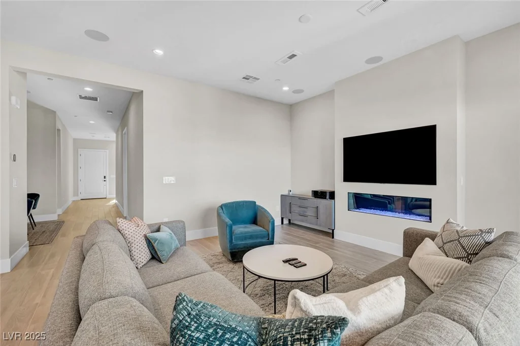 8946 Cassia Winds, Las Vegas, NV 89166