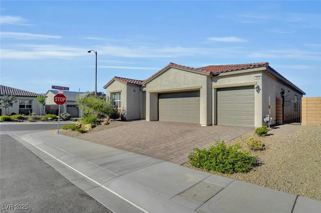8946 Cassia Winds, Las Vegas, NV 89166