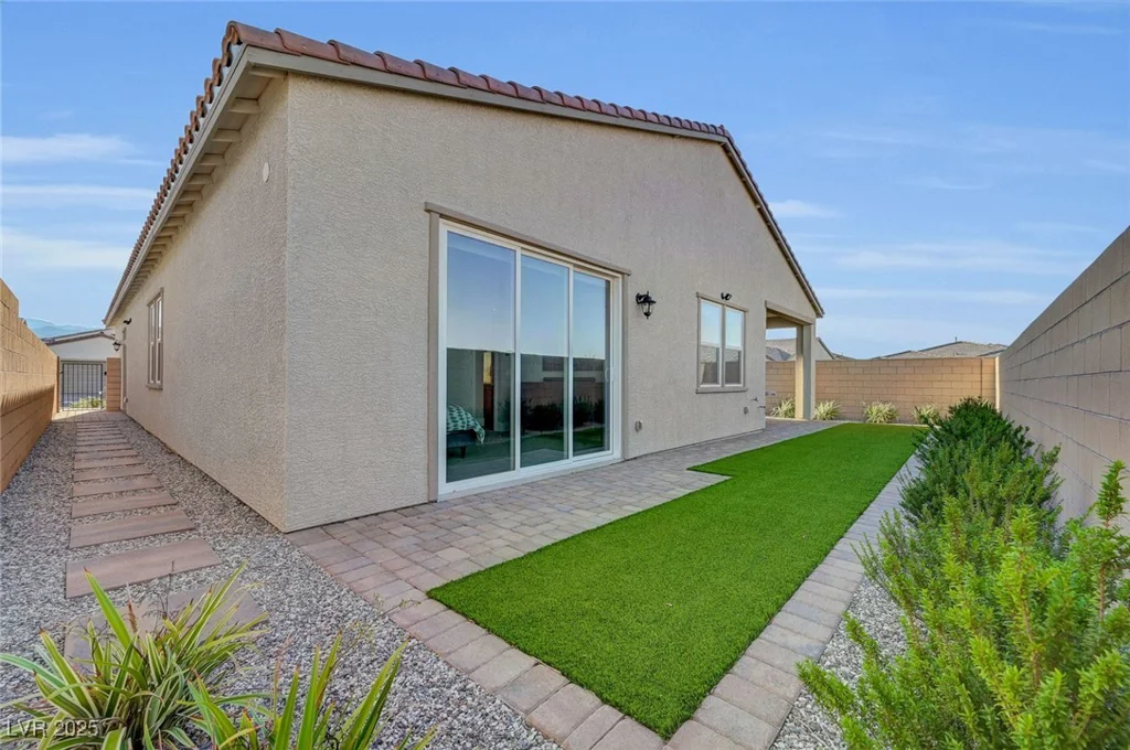 8946 Cassia Winds, Las Vegas, NV 89166