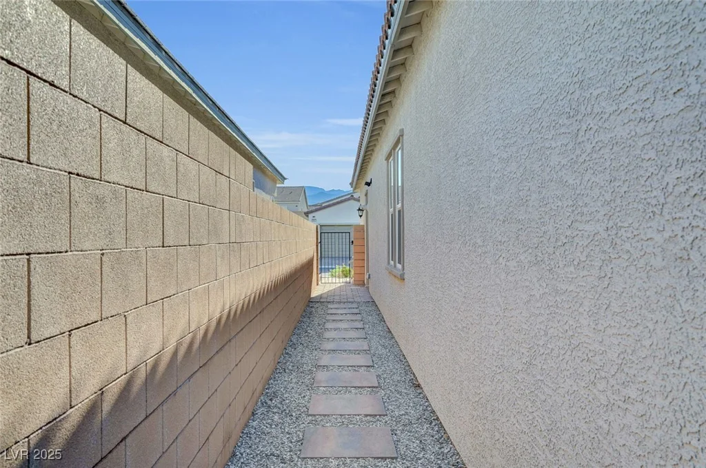 8946 Cassia Winds, Las Vegas, NV 89166