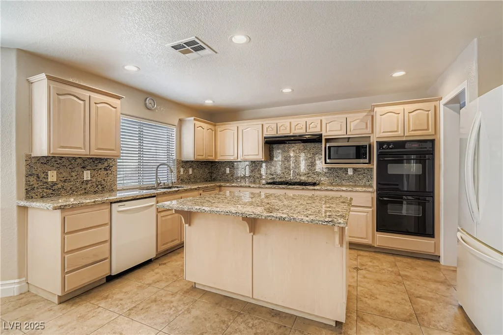 7912 Magnolia Glen, Las Vegas, NV 89128