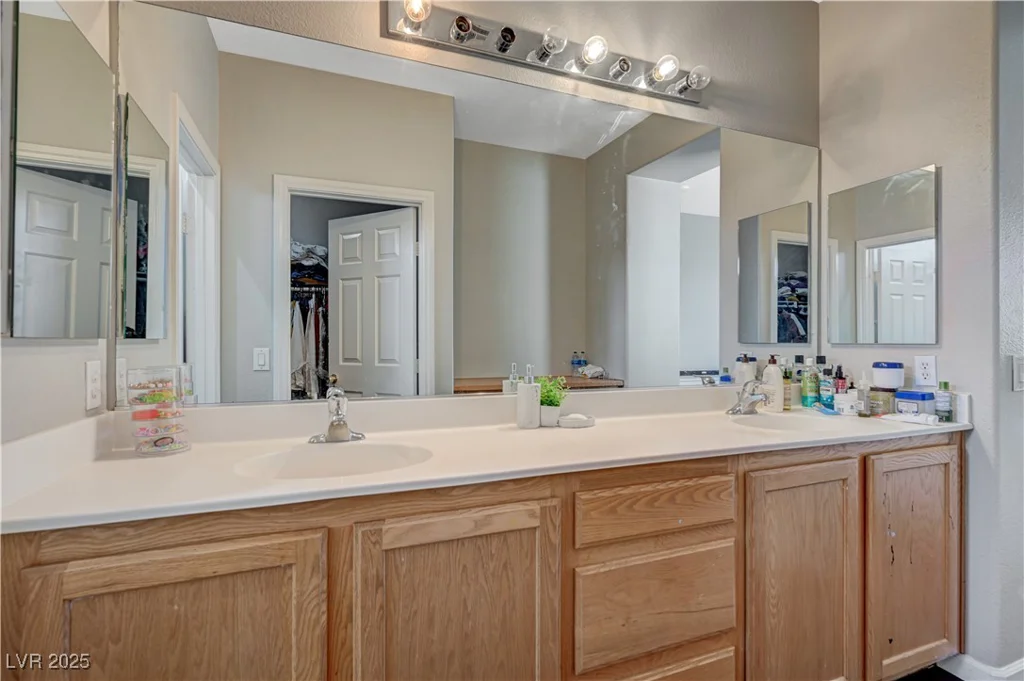 7521 Garden Village, Las Vegas, NV 89113