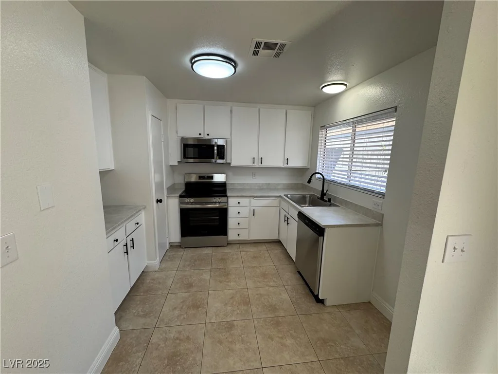 2318 El Molino, Las Vegas, NV 89108