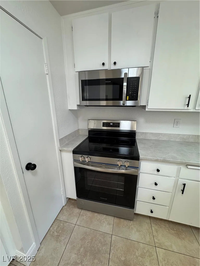 2318 El Molino, Las Vegas, NV 89108