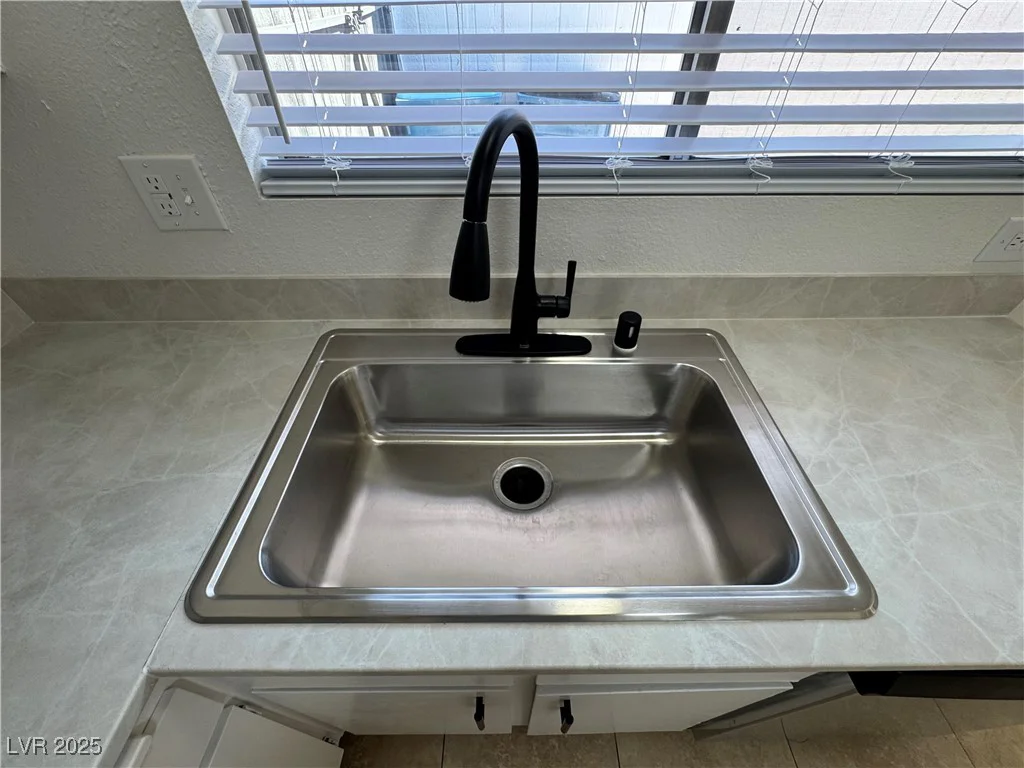 2318 El Molino, Las Vegas, NV 89108