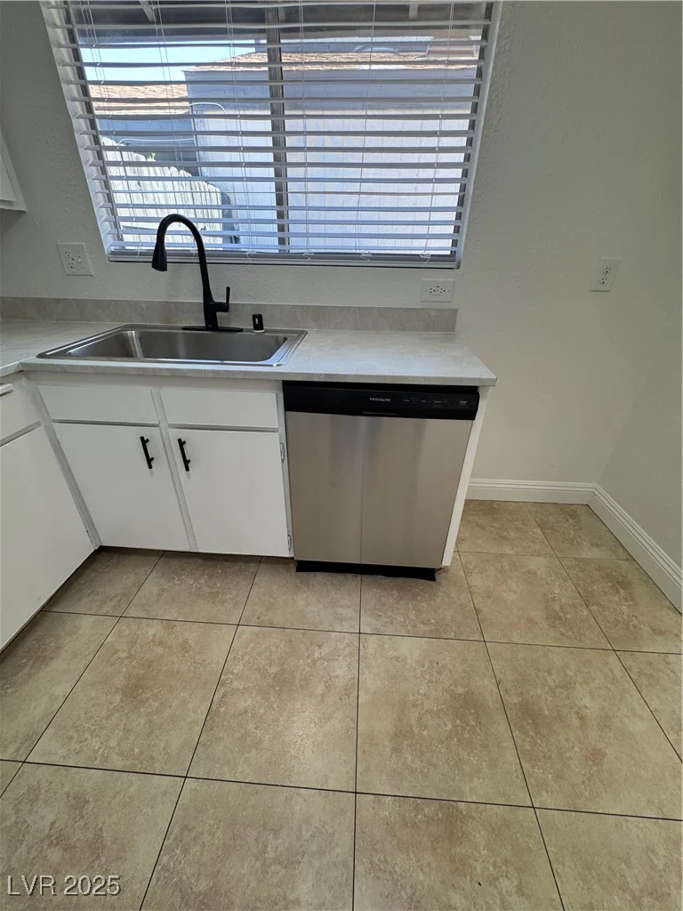 2318 El Molino, Las Vegas, NV 89108