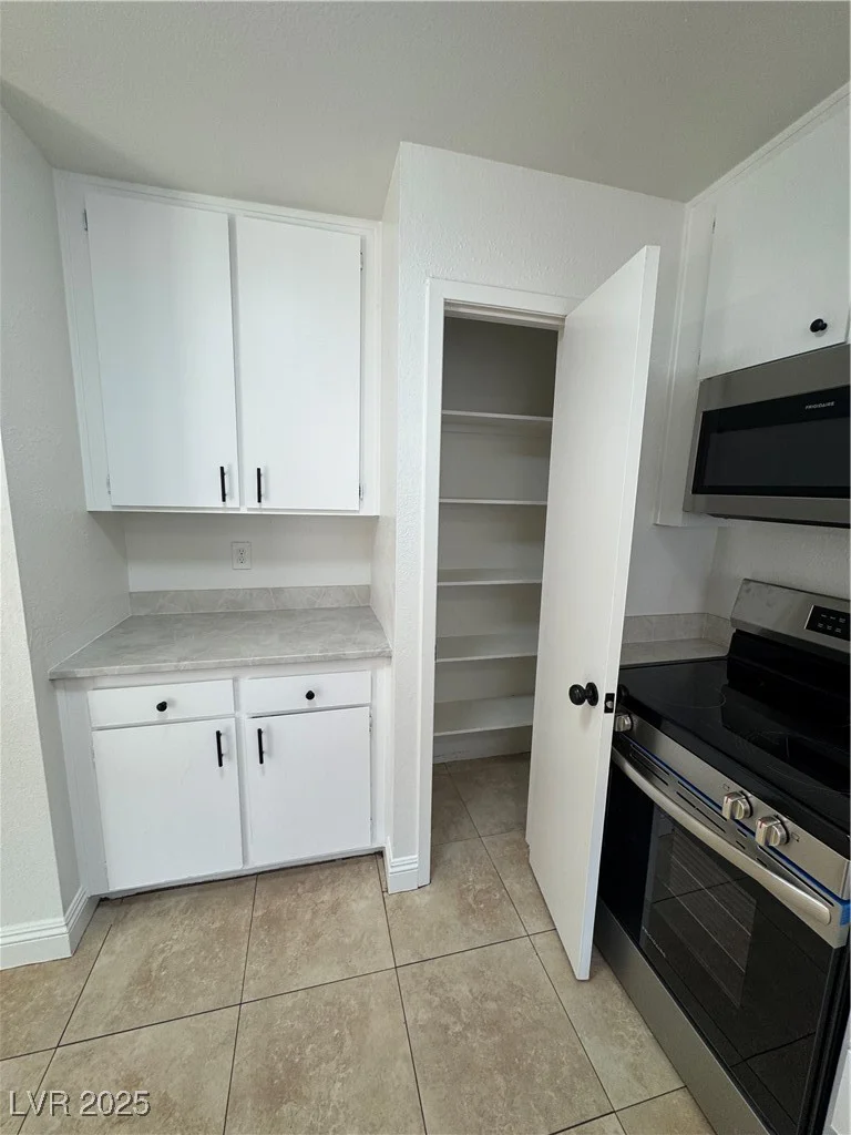 2318 El Molino, Las Vegas, NV 89108
