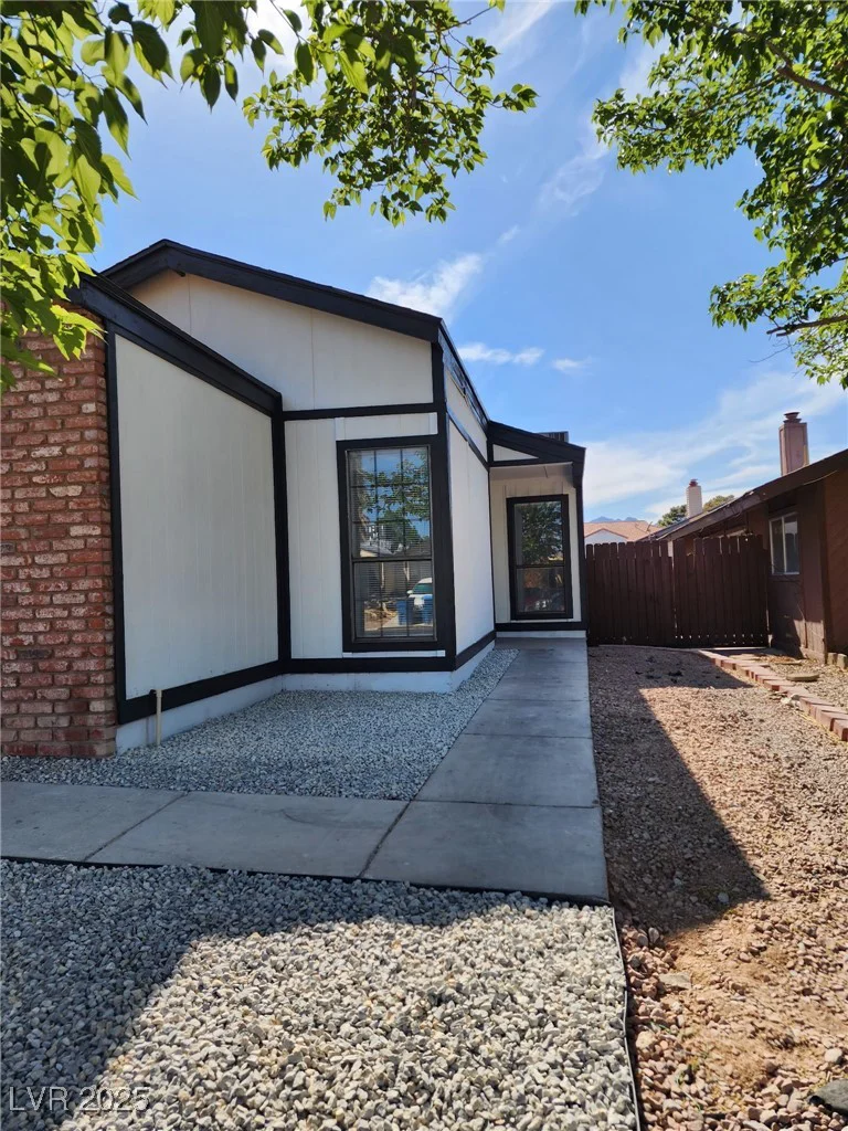 2318 El Molino, Las Vegas, NV 89108