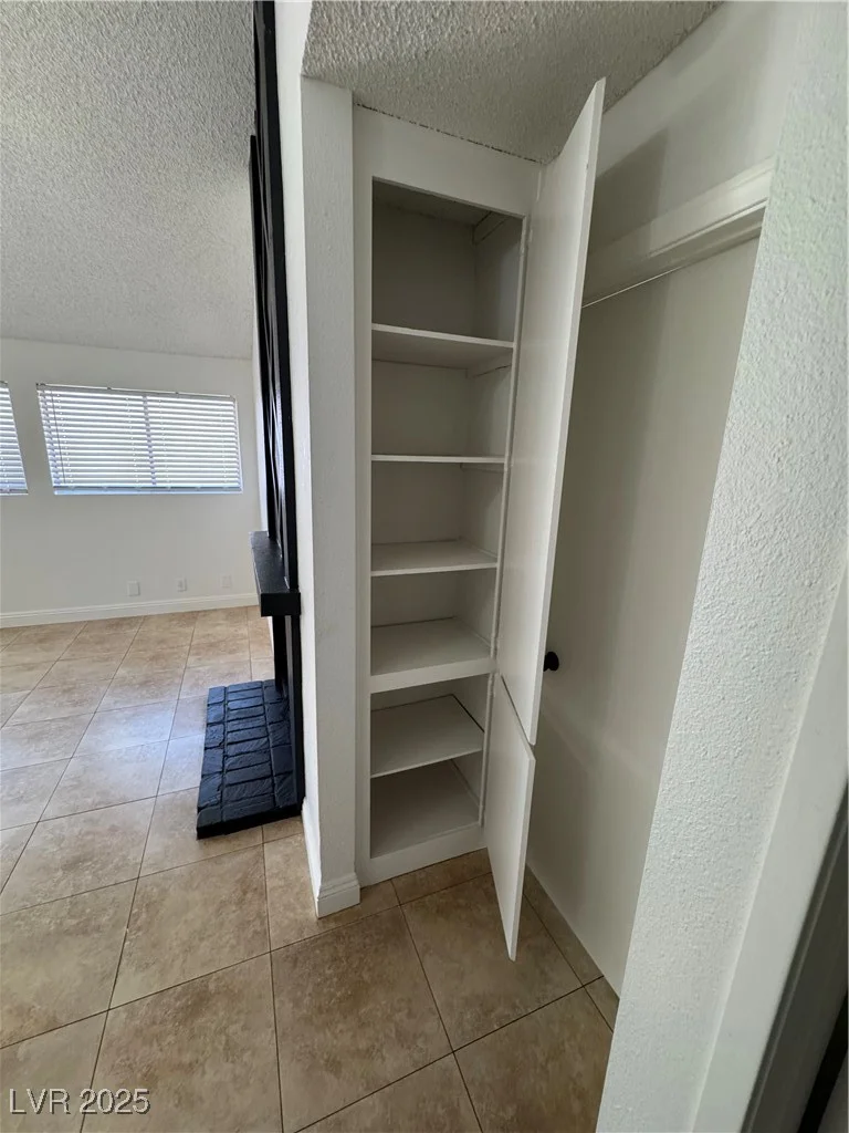 2318 El Molino, Las Vegas, NV 89108