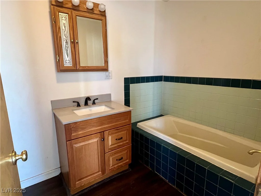 225 Apache, Henderson, NV 89015
