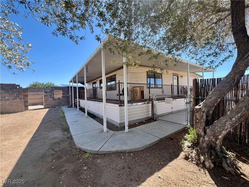 225 Apache, Henderson, NV 89015
