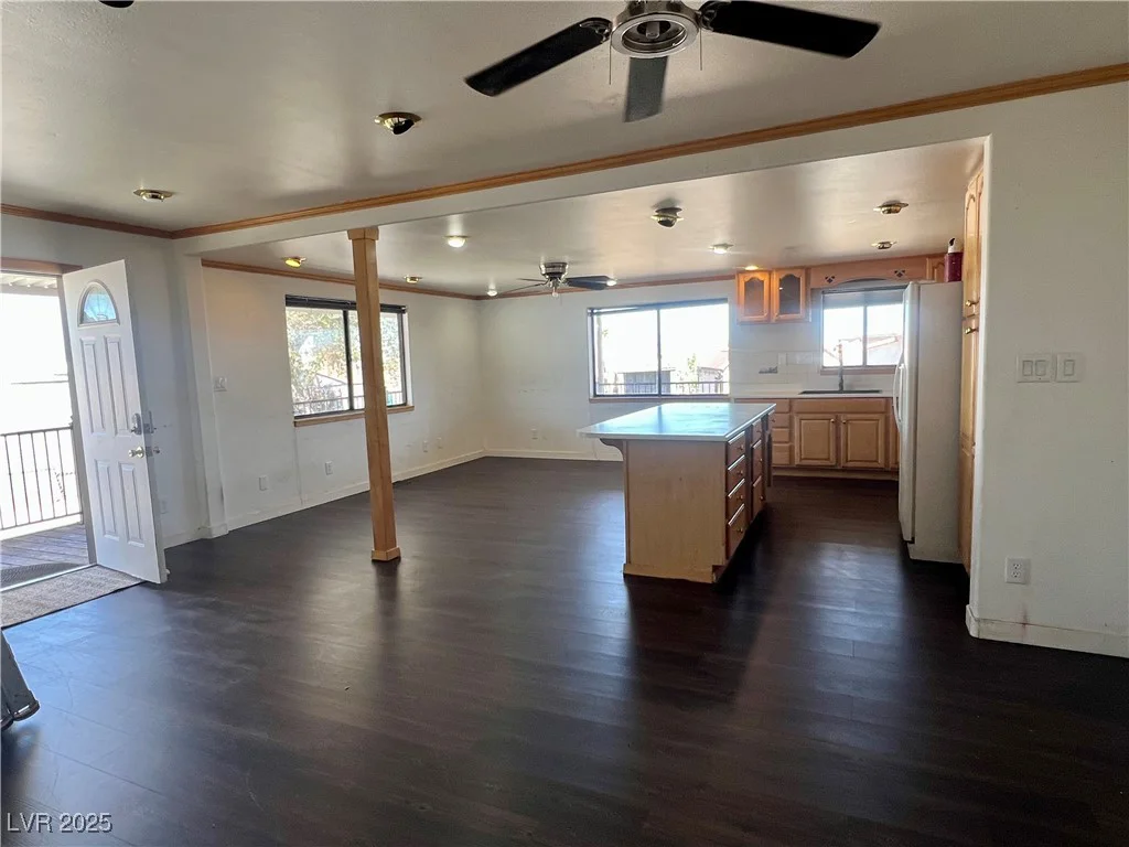225 Apache, Henderson, NV 89015
