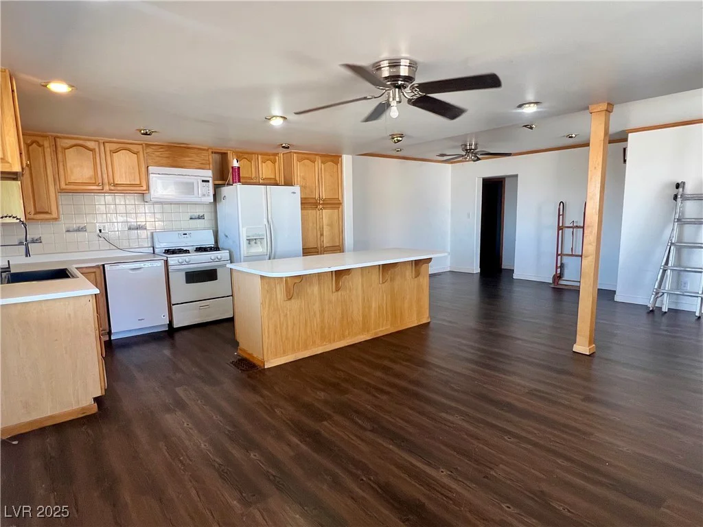 225 Apache, Henderson, NV 89015
