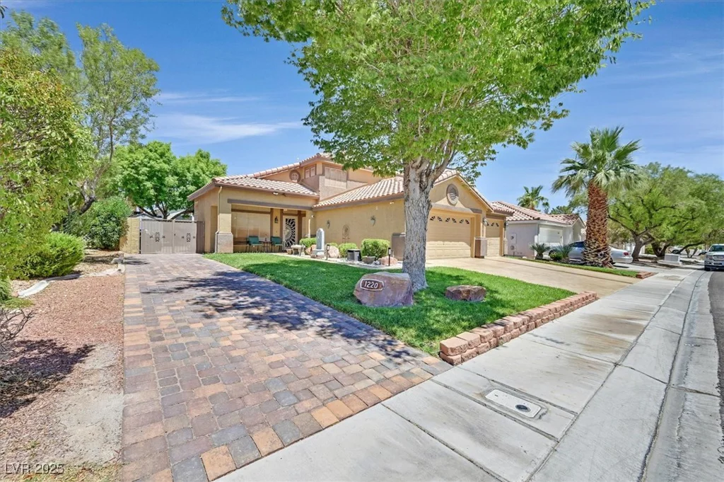 1220 Healing Waters, North Las Vegas, NV 89031