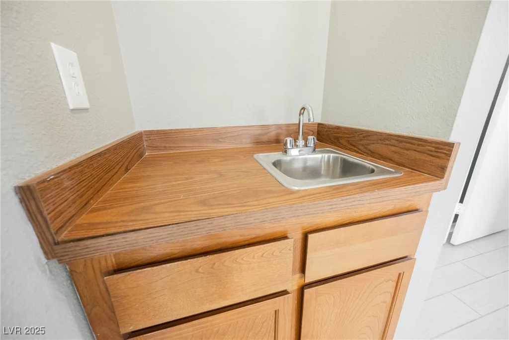 3699 Lorraine, Las Vegas, NV 89120