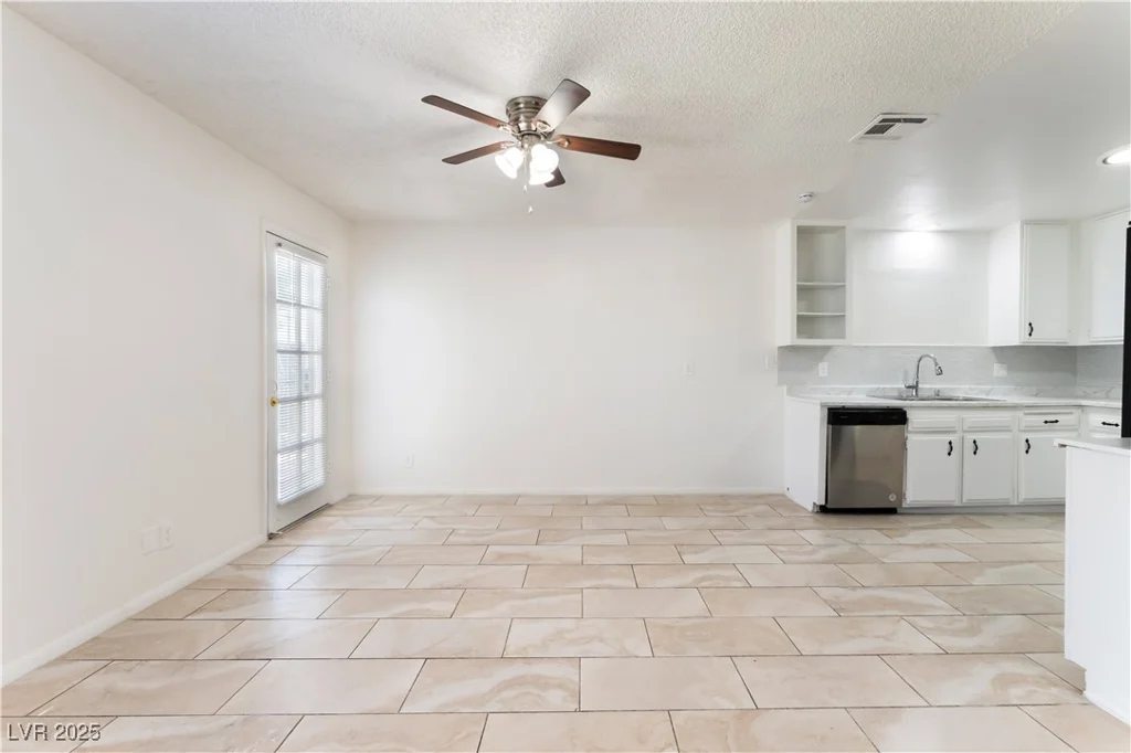 2409 Whirlaway, Las Vegas, NV 89108