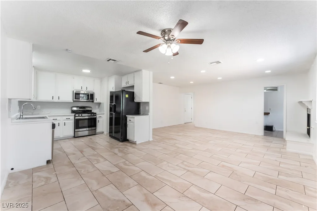2409 Whirlaway, Las Vegas, NV 89108