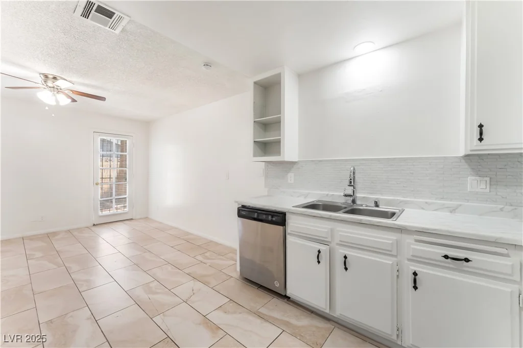 2409 Whirlaway, Las Vegas, NV 89108