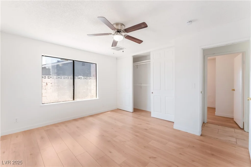 2409 Whirlaway, Las Vegas, NV 89108
