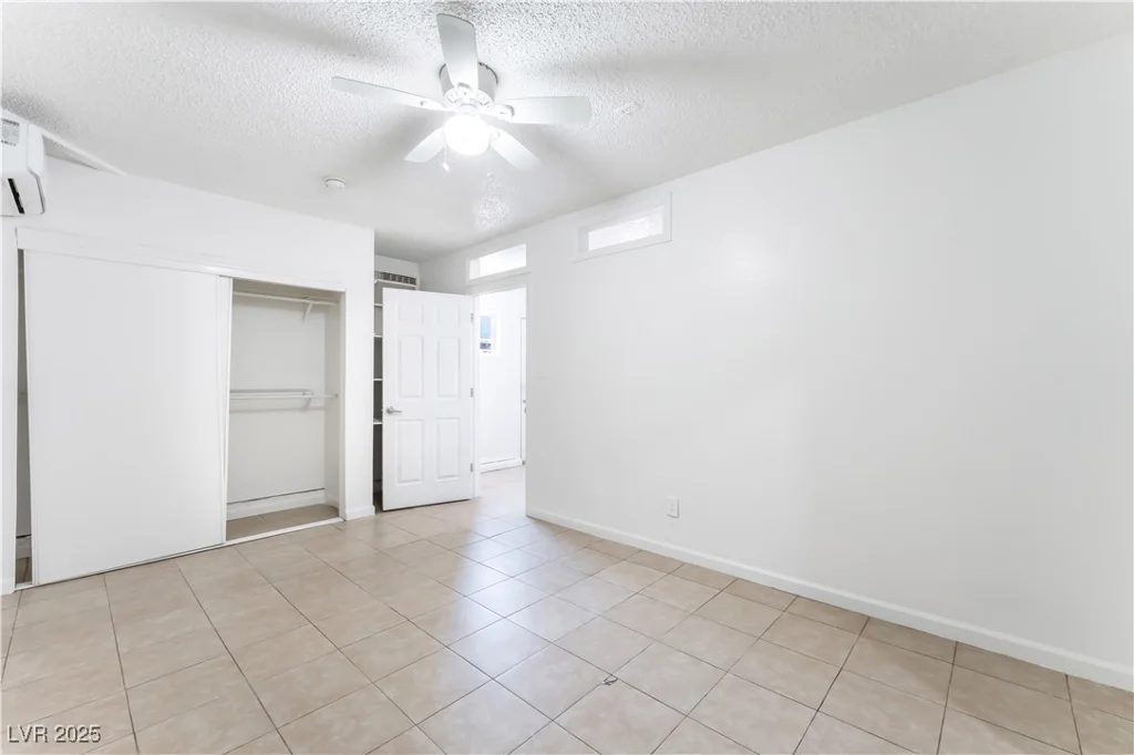 2409 Whirlaway, Las Vegas, NV 89108