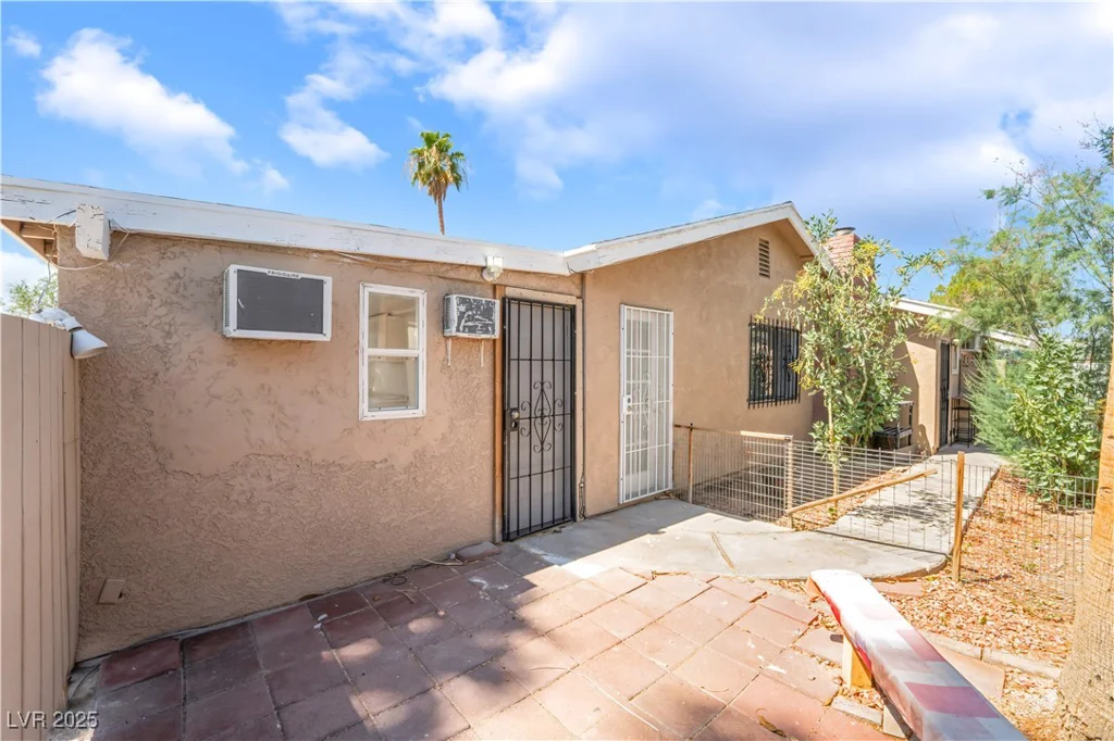 2409 Whirlaway, Las Vegas, NV 89108