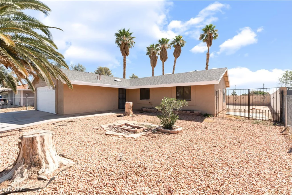 2409 Whirlaway, Las Vegas, NV 89108