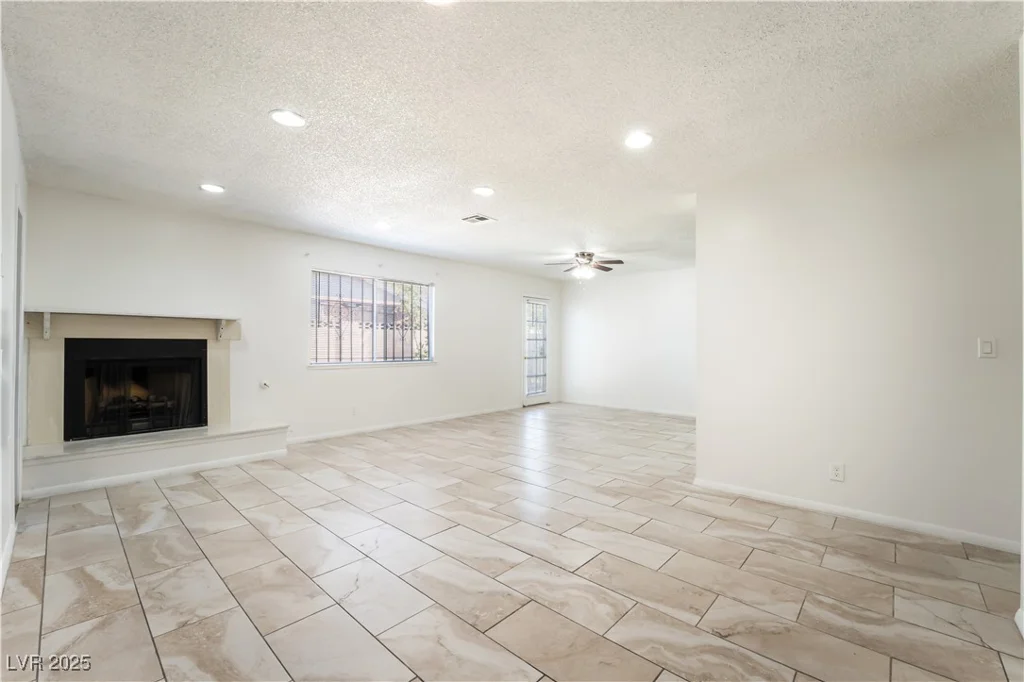 2409 Whirlaway, Las Vegas, NV 89108