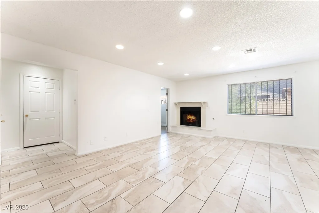 2409 Whirlaway, Las Vegas, NV 89108