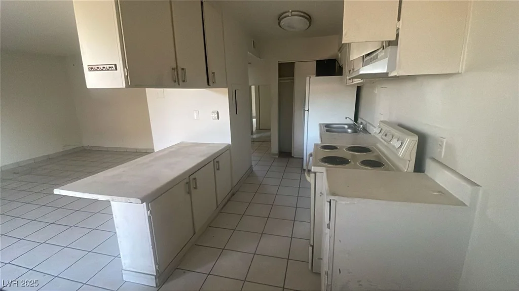 825 Bruce, Las Vegas, NV 89101