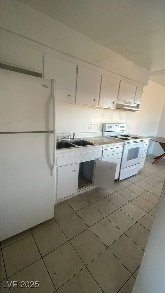 825 Bruce, Las Vegas, NV 89101