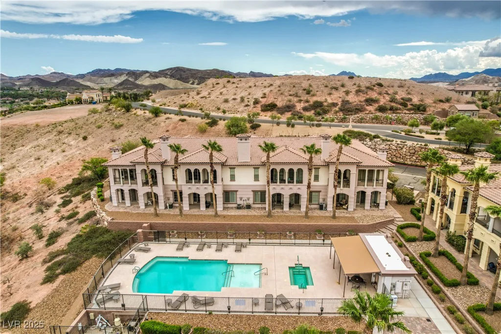 10 Via Vasari, Henderson, NV 89011