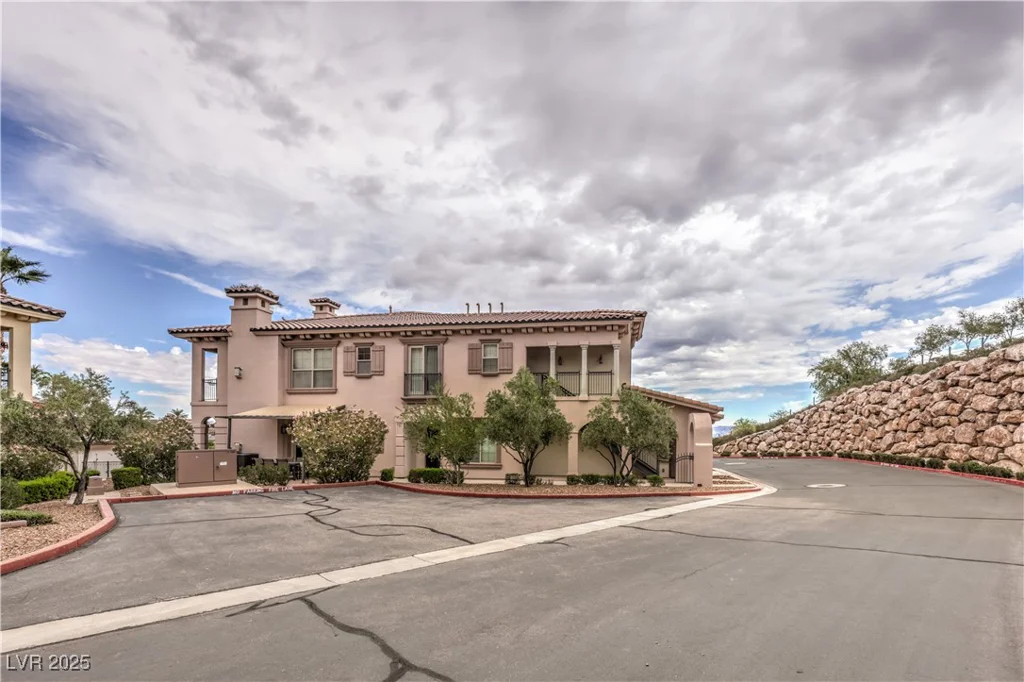 10 Via Vasari, Henderson, NV 89011