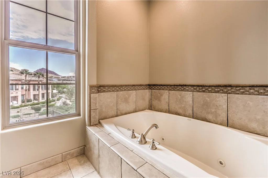 10 Via Vasari, Henderson, NV 89011