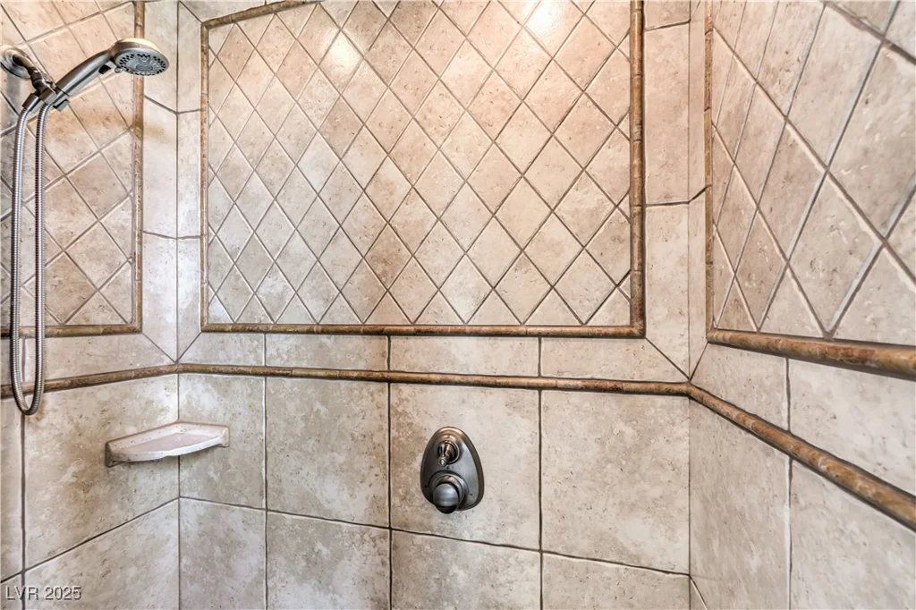 10 Via Vasari, Henderson, NV 89011