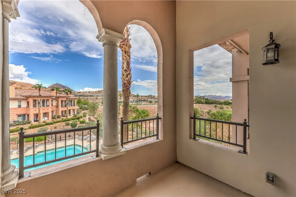 10 Via Vasari, Henderson, NV 89011