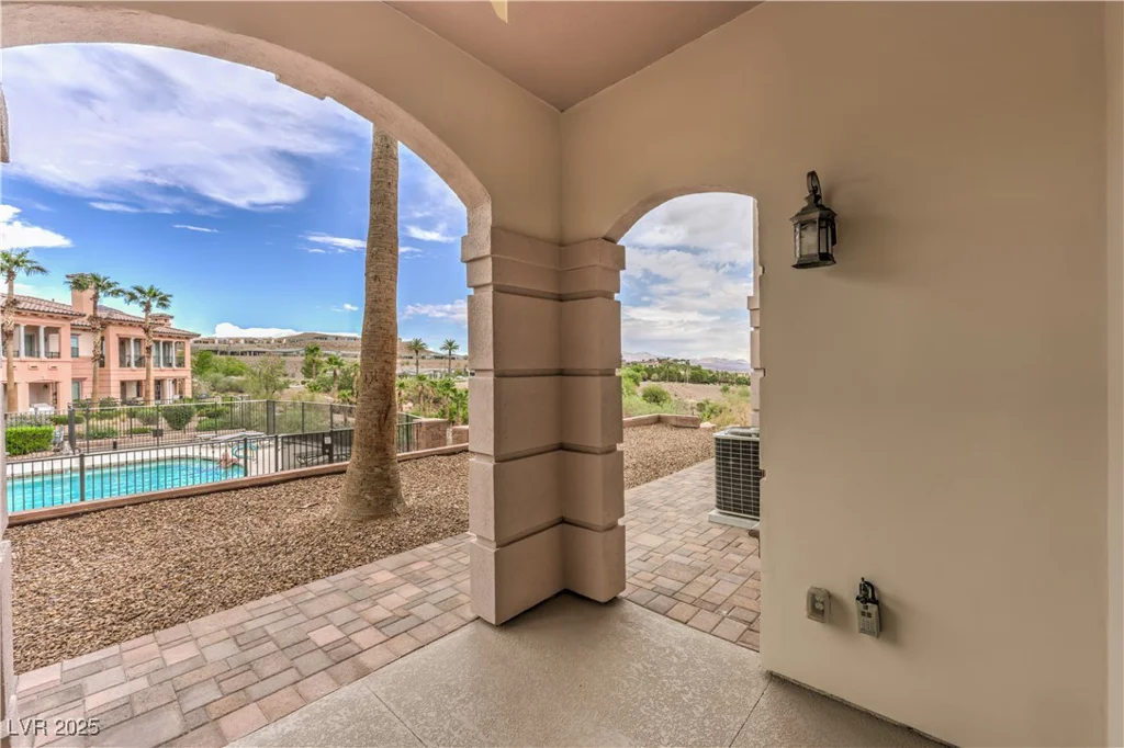 10 Via Vasari, Henderson, NV 89011