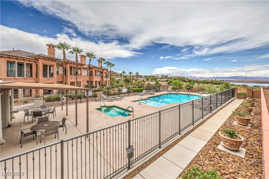 10 Via Vasari, Henderson, NV 89011