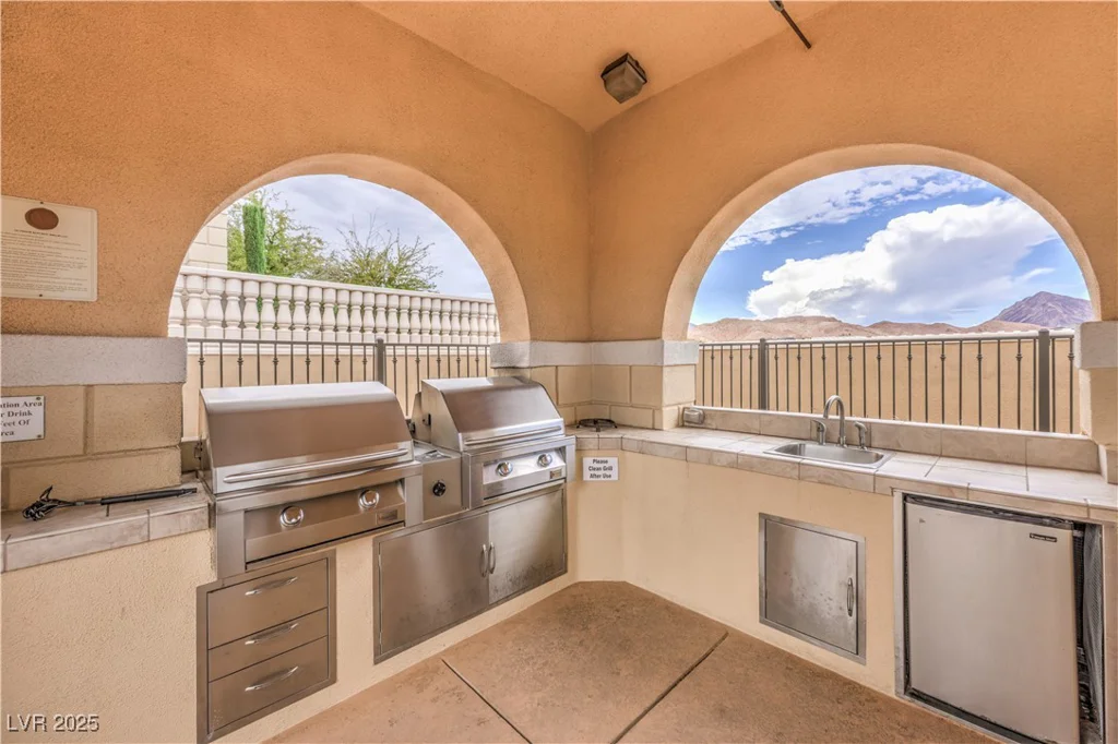 10 Via Vasari, Henderson, NV 89011
