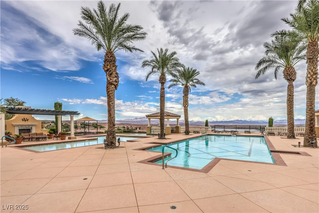 10 Via Vasari, Henderson, NV 89011