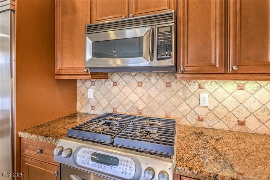10 Via Vasari, Henderson, NV 89011