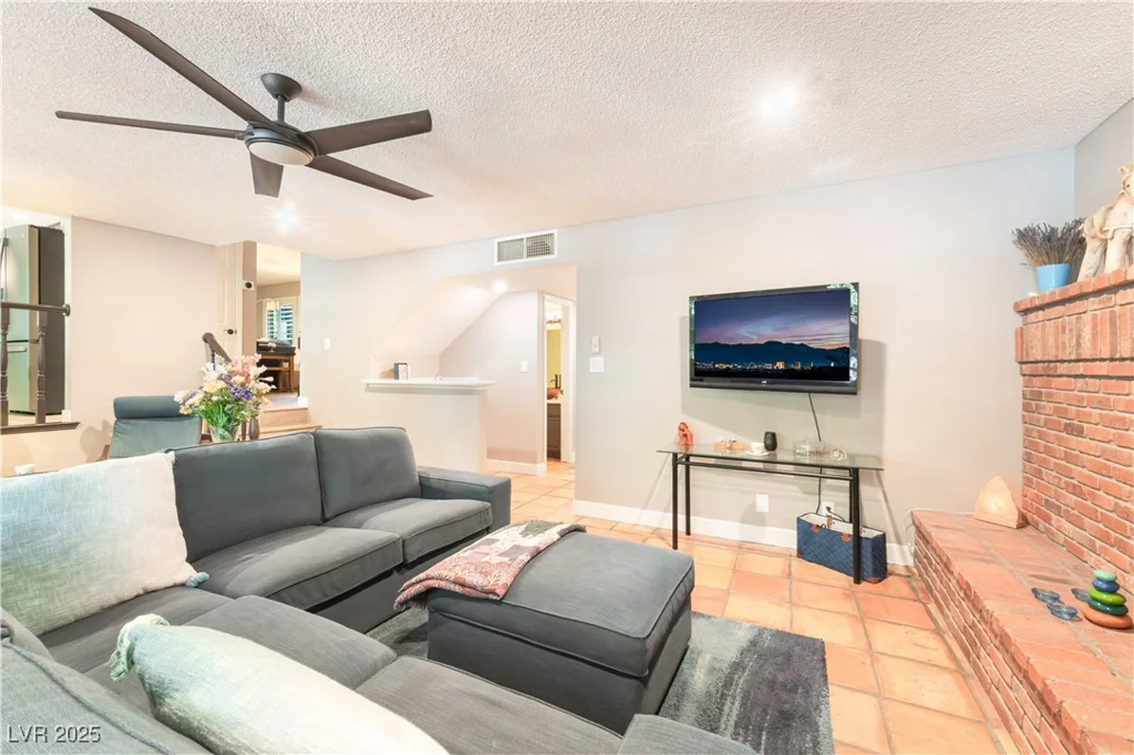 8908 Silvagni, Las Vegas, NV 89117
