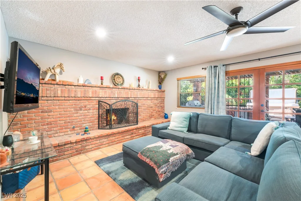 8908 Silvagni, Las Vegas, NV 89117