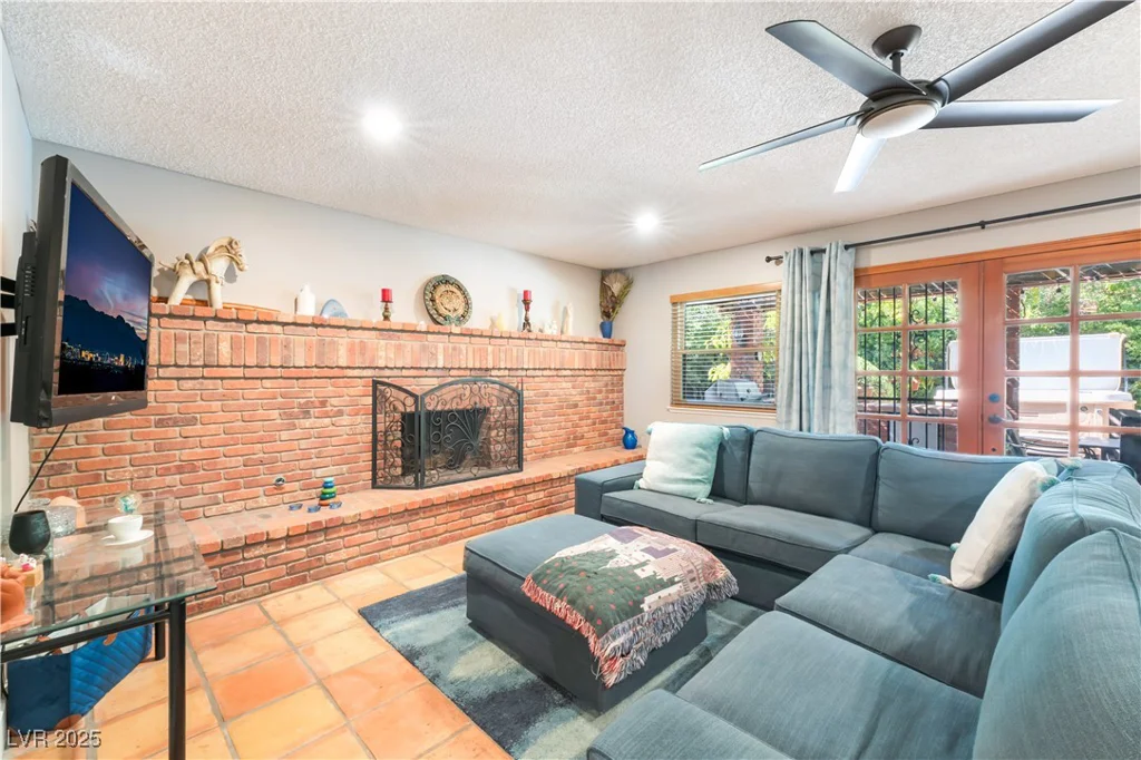 8908 Silvagni, Las Vegas, NV 89117