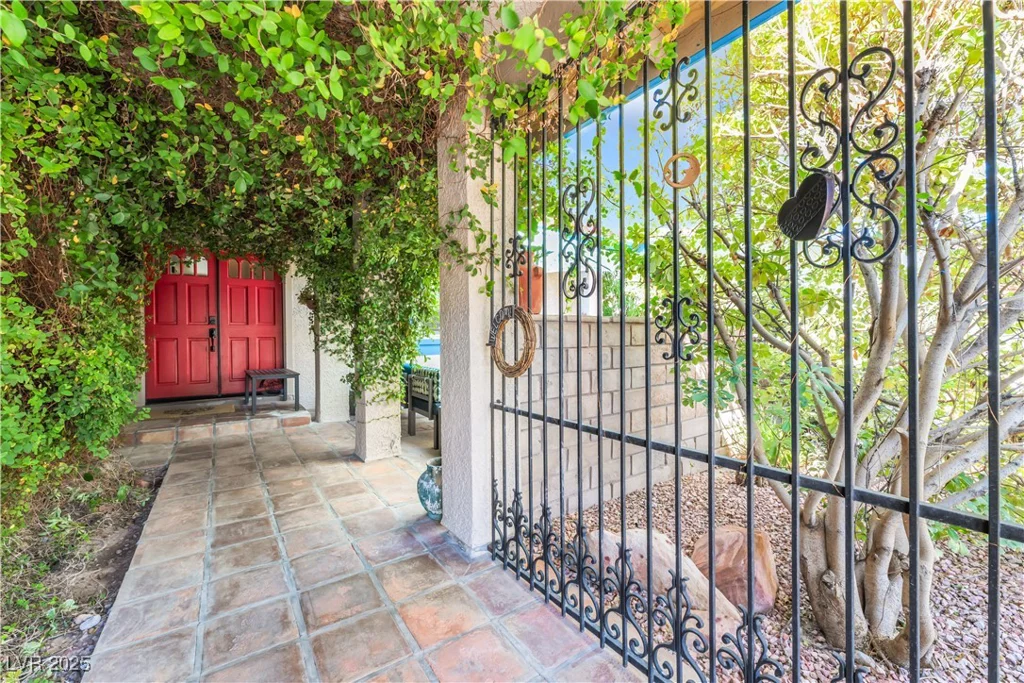 8908 Silvagni, Las Vegas, NV 89117