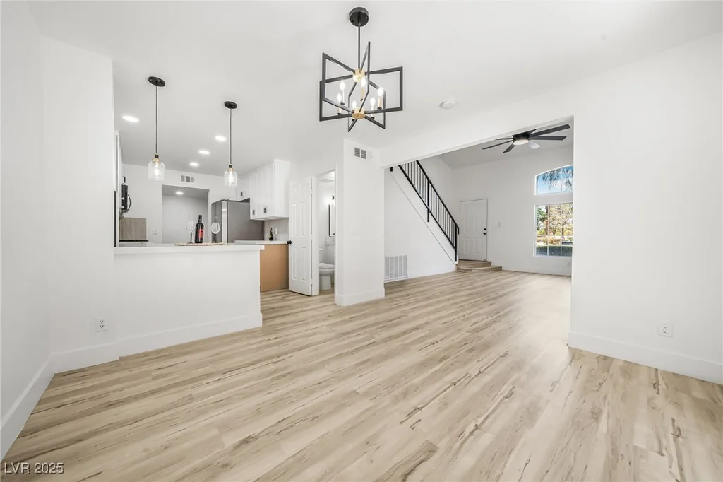 7985 Simone, Las Vegas, NV 89147