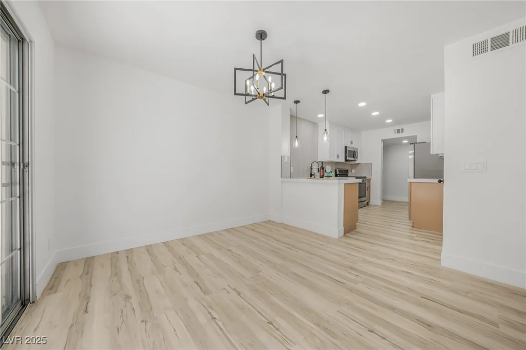 7985 Simone, Las Vegas, NV 89147